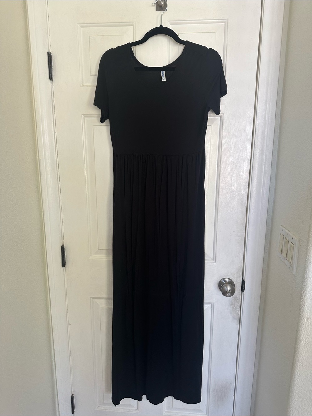 Black Short-Sleeve Maxi Dress